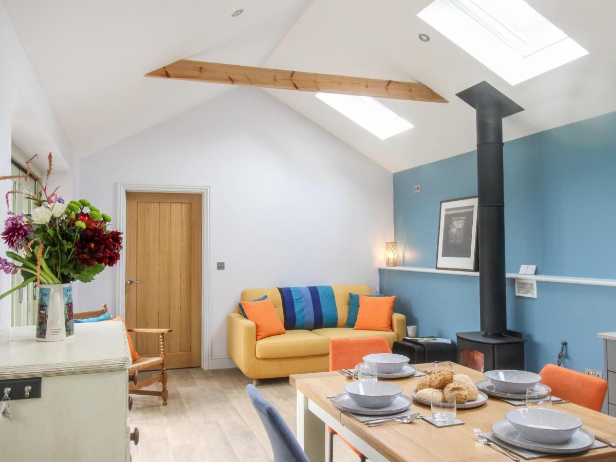 The Cosy Cowshed Villa Axminster Exterior photo